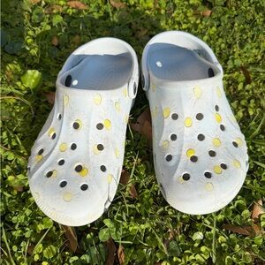 CROCS Kids White Clogs with Yellow Dot Pattern